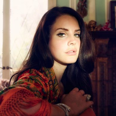 lana-del-rey-photoshoot-middle-size_Songwriter_Guitar