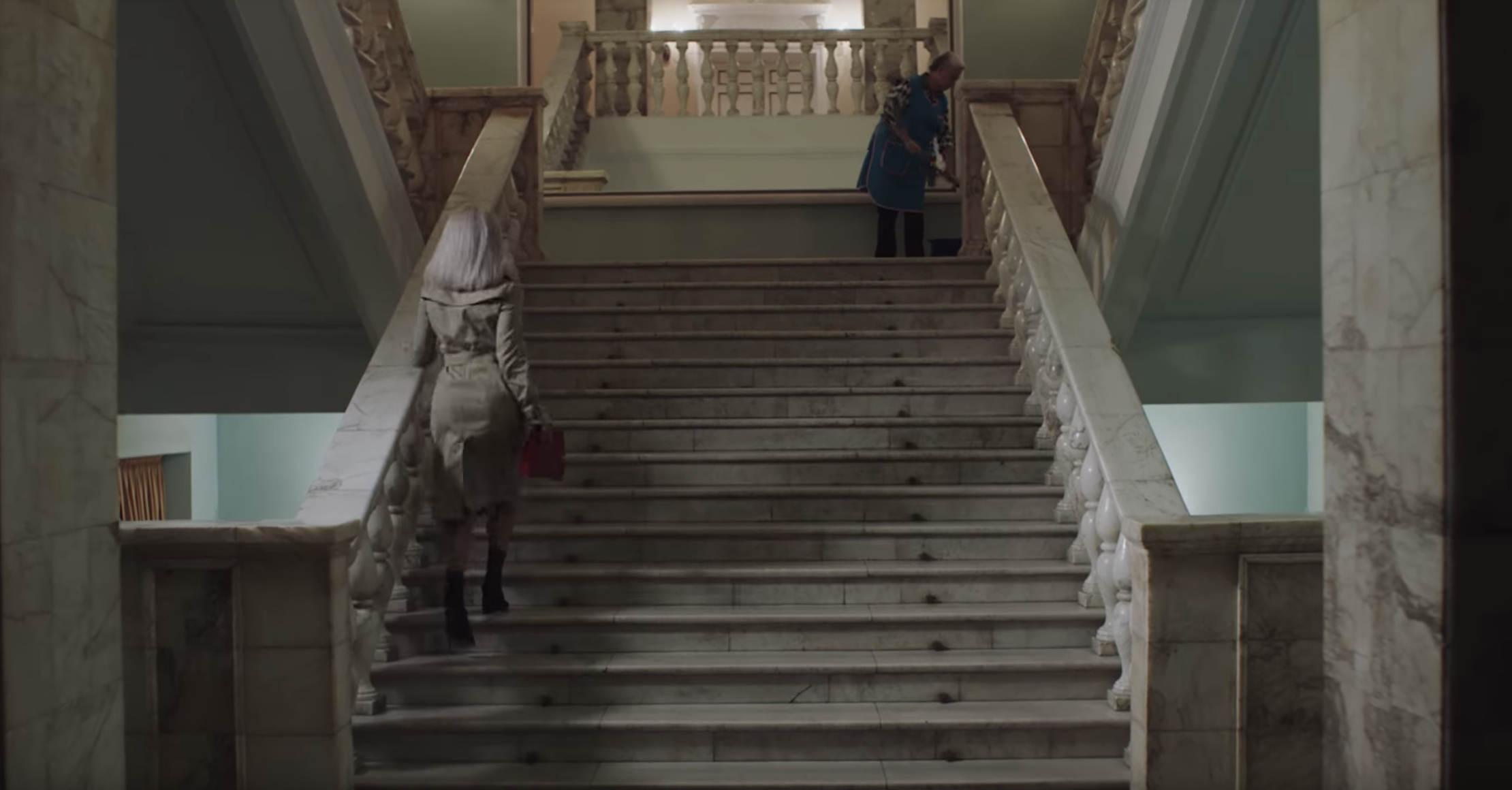 Jorja Smith Let Me Down Ft Stormzy 01 Distract