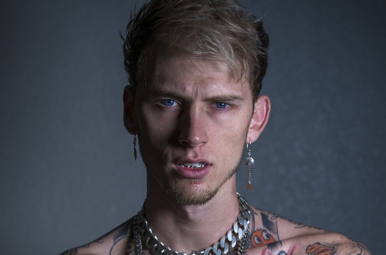 Rap Beef Between Eminem And Machine Gun Kelly How Is This Still Happening Distract Rap Beef Between Eminem And Machine Gun Kelly How Is This Still Happening Distract