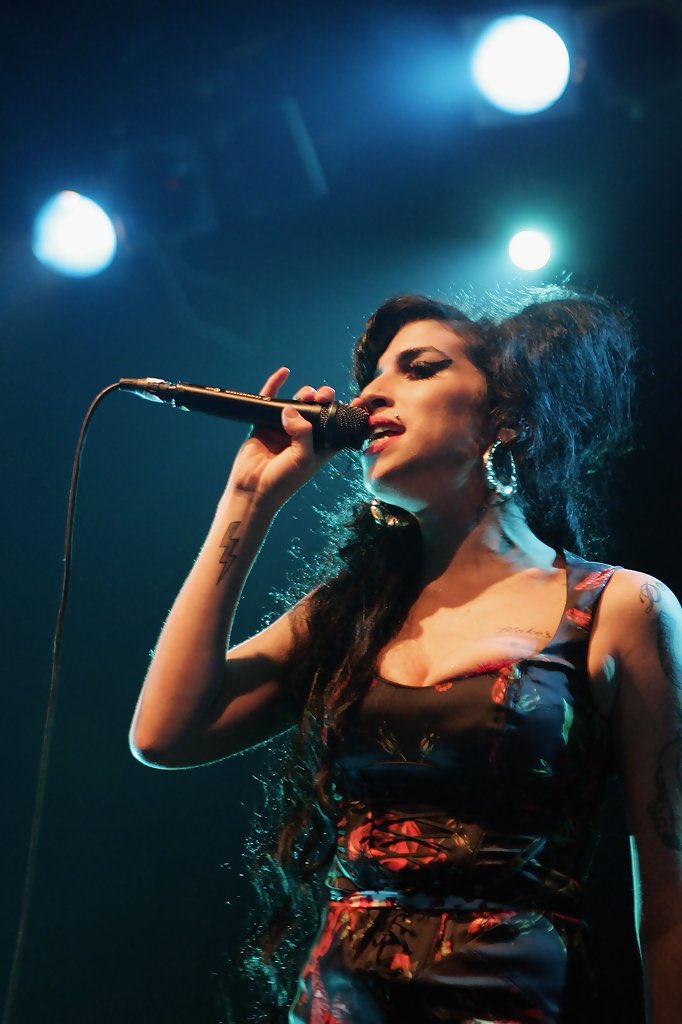 Amy Winehouse performing live at KOKO in Camden, London, on 14 November 2006, shortly after the release of Back to Black.